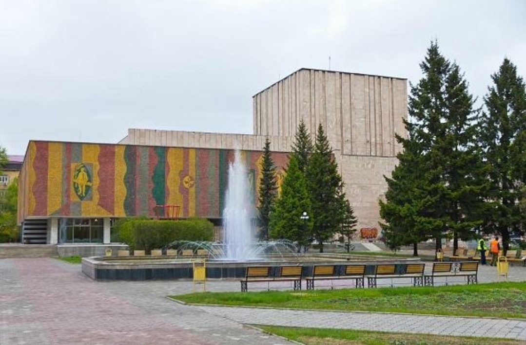 ТЕАТР ИМЕНИ ЛЕРМОНТОВА ПРОДОЛЖАЕТ ЗНАКОМИТЬ ЗРИТЕЛЕЙ С СОВРЕМЕННЫМ ТЕАТРОМ