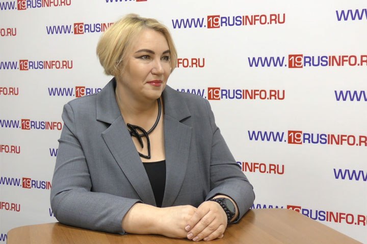 Посмеяться и задуматься о важном: директор театра русской драмы рассказала о премьерах нового сезона и не только